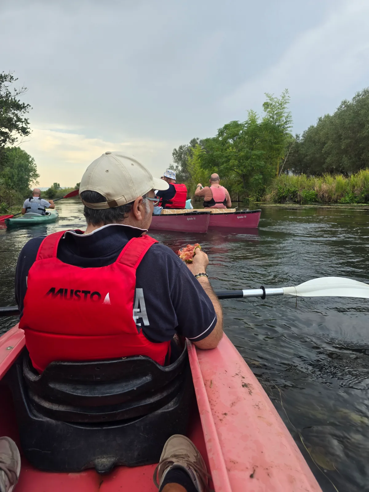 Sul Fiume in canoa